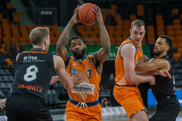 原本稳固的 原本稳固的