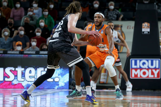 选手同场竞 选手同场竞