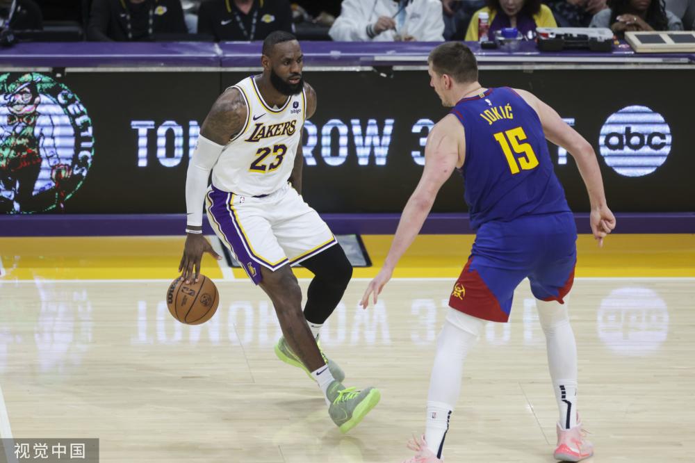 随着他们的 随着他们的