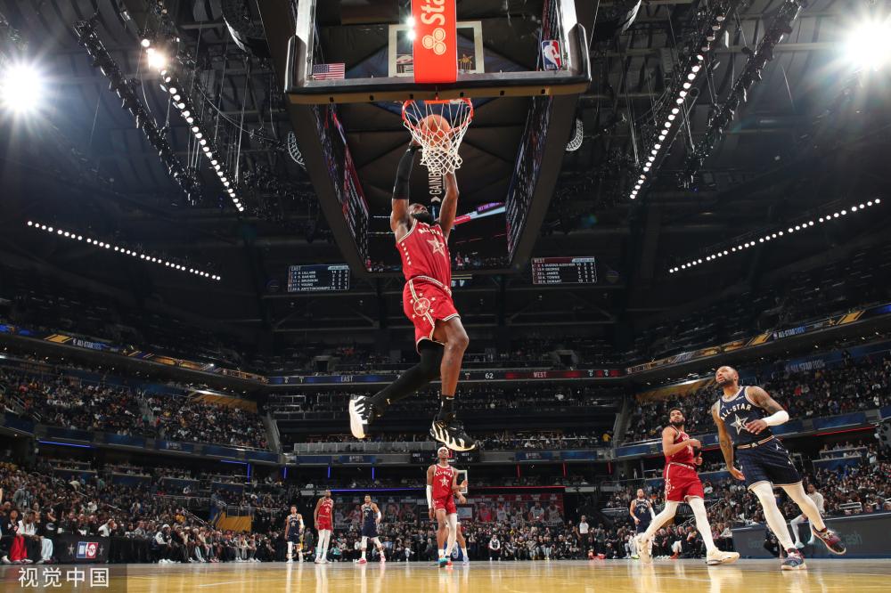 球队战术需 球队战术需