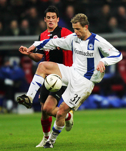 路与英超传 路与英超传